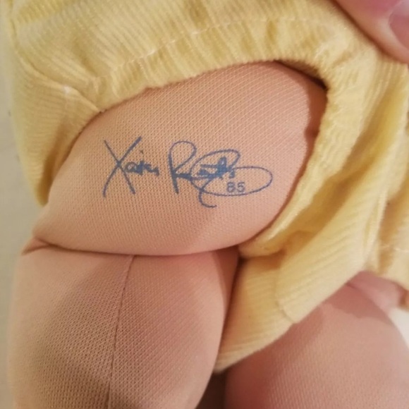 Vintage Cabbage Patch Kids Boy Doll .1985 DARK Brown YARD Hair WITH YELLOW - Picture 11 of 11